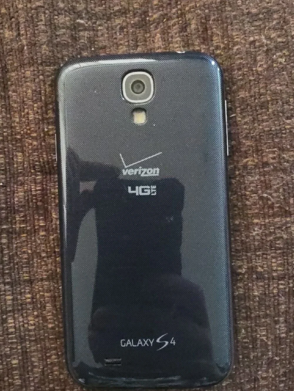 Samsung S4 Smartphone in Black with Silver Trim